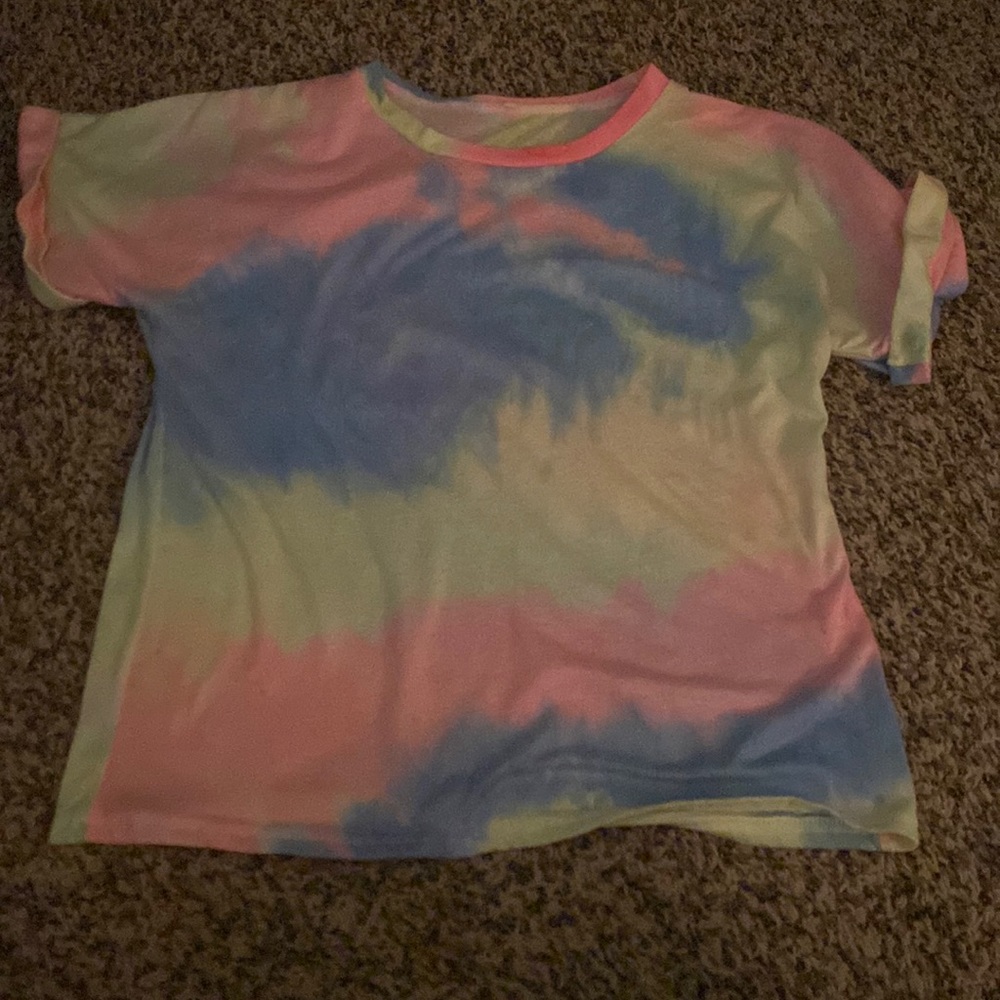 multicolor t-shirt